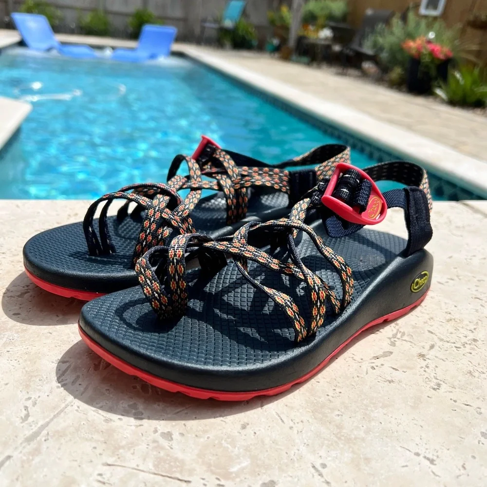 Bright, SQEAKY CLEAN, size 9 Women’s Chaco Sandals! Hiking, Biking, Beach Ready - Picture 3 of 8